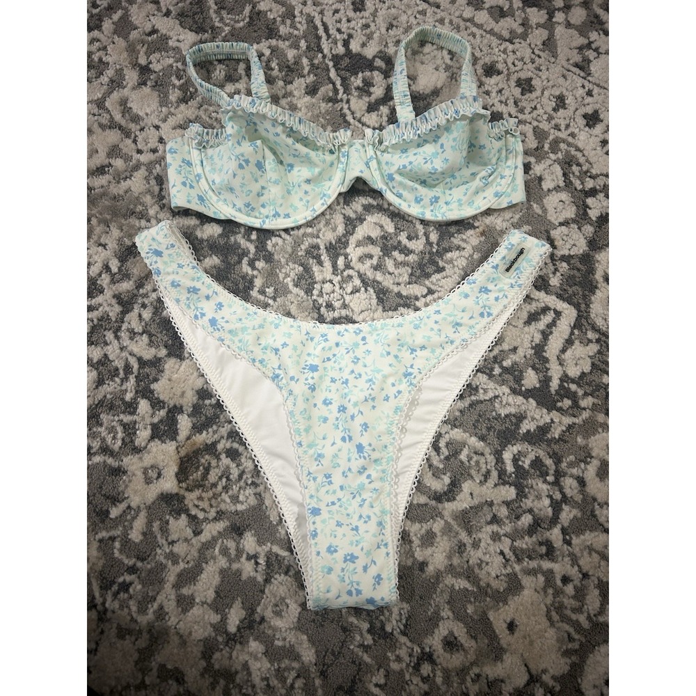 Blackbough Women's 2-Piece Swimsuit Floral Top M/ Bottom XL‎